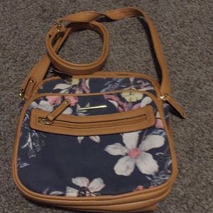 Jaclyn Smith floral crossbody